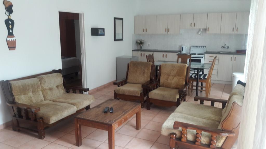 Guesthouse Villa Nina Okahandja Esterno foto