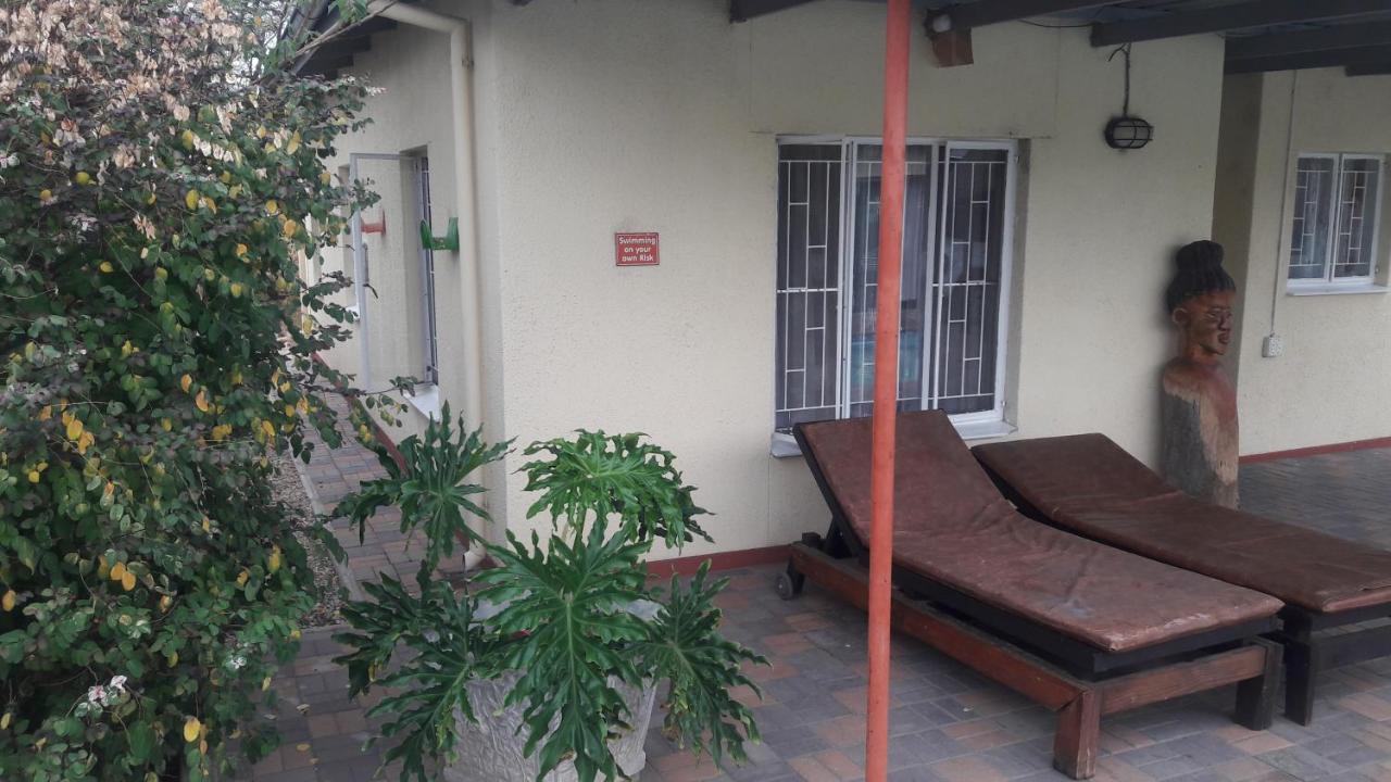 Guesthouse Villa Nina Okahandja Esterno foto